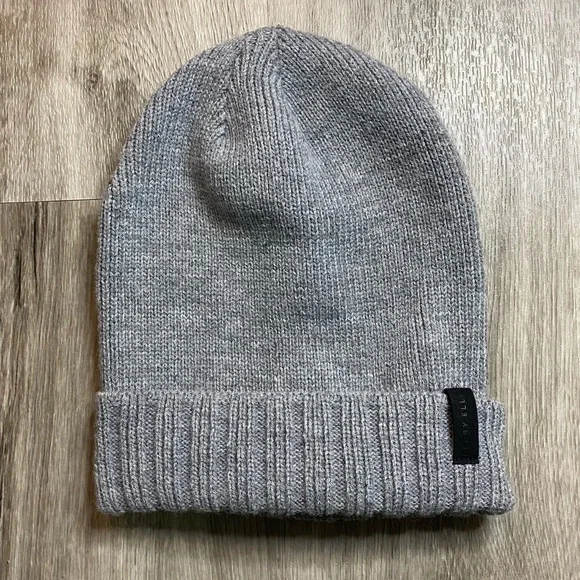 Grey “ Perry Ellis “ beanie - Picture 1 of 3
